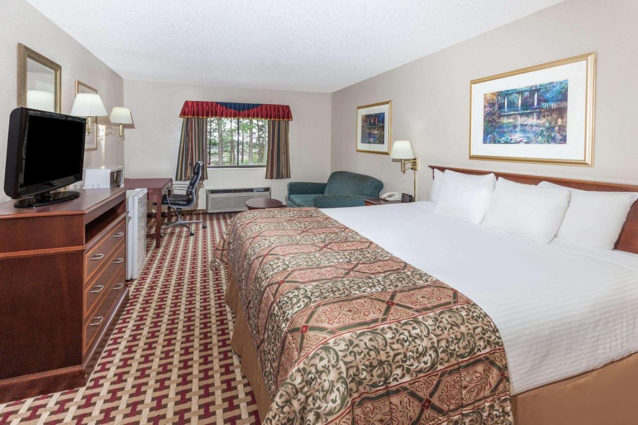 Baymont By Wyndham Smyrna Hotel Eksteriør billede